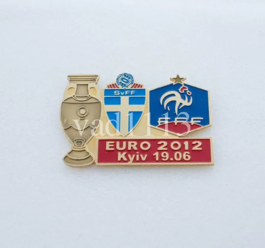 Футбол - матчевый значок из серии  "ЕВРО 2012" ШВЕЦИЯ - ФРАНЦИЯ Ціна