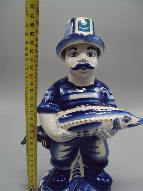 Купити Штоф Гжель фарфор Старая Астрахань водка рыбак с рыбой со щукой высота 26,5 см №13686