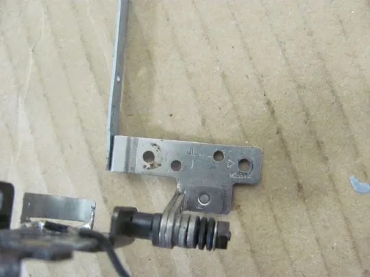 номер0010-25 кріплення DC330010J30 для LENOVO Y580, Y580N, Y580A, Y585 оригінал З аукціону