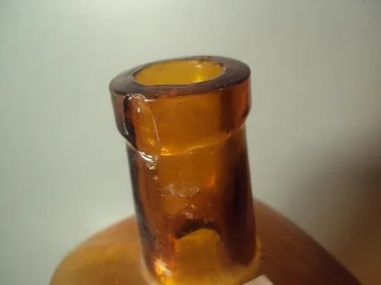 бутылка четырехгранная высота 21,5 см (№ 726) Продаж