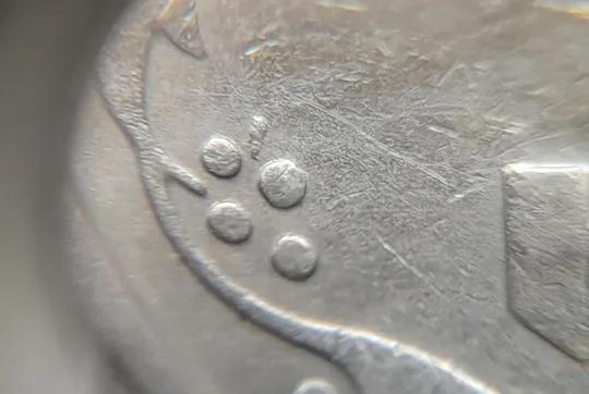 (1330) 50 копійок 1992 1АВм прогресуюча викрошка у 6 гроні на реверсі - 3 монети одним лотом (50 копеек 1992 1АВм) Продаж