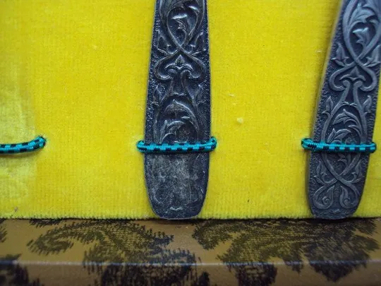 Столовые приборы набор десертные ложки узор листья мнц ссср в футляре лот 6 шт длина 17 см №13339 З аукціону