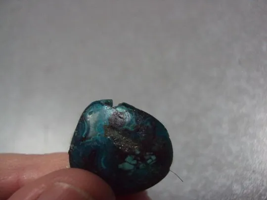 Камень хризоколл зеленый для ювелирных изделий вес 2,62 г размер 6 х 20 х 19 мм №13275 Інтернет-аукціон