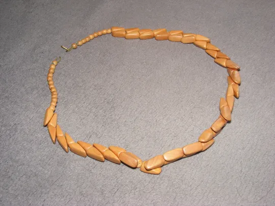 Старые деревянные бусы. Ціна