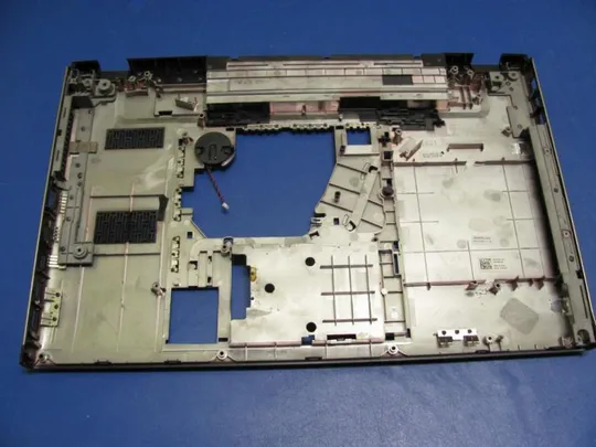 №123-8 Кришка (дно, корито, піддон) корпуса 0HC0W0 для DELL VOSTRO 3700 оригінал Характеристики