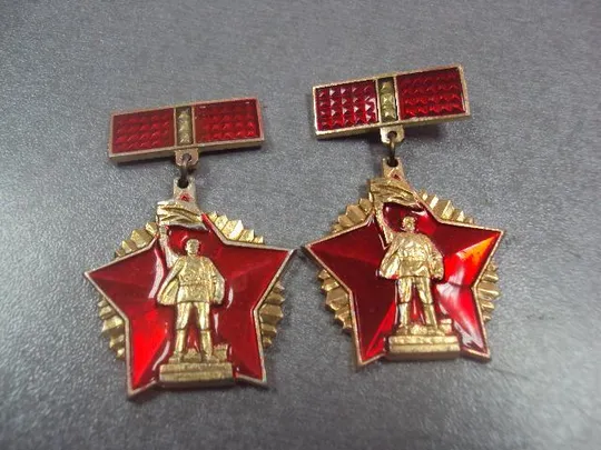 Купити знак победитель смотра памятников великого октября и гражданской войны лот 2 шт №12968