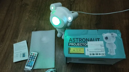 Лазерний проектор зоряного неба.Нічник Космонавт.Bluetooth.З колонкою! Де купити