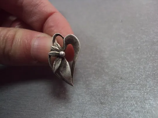 Серьга цветочек цветок листья сердце серебро 925 проба украина вес 2,45 г №11112 Інтернет-аукціон