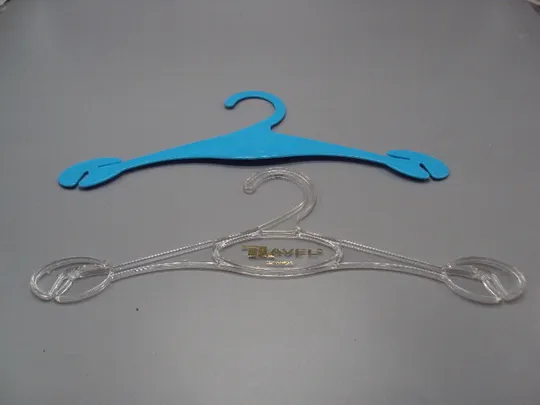 Вішак для одягу Тремпель плечики пластик вешалка для одежды лот 2 шт №18538Л Ціна