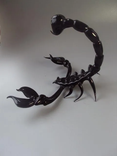 Фигура стекло скорпион большой целый №10000 Продаж