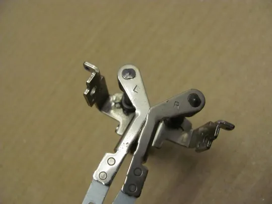 555-4 кріплення з петлями 6-33-W8701-02 для Clevo W87CU оригінал Недорого