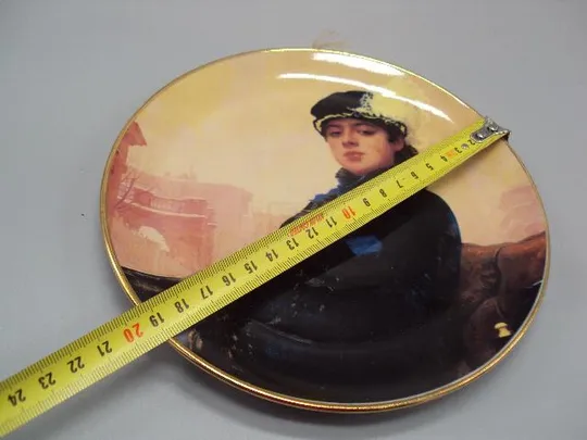 Настенная тарелка незнакомка фарфор Вербилки крамской неизвестная тираж 2000 размер 2,1х19,4 см №360 Недорого