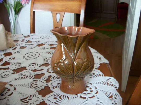 2-Два Штук . Ваза коричневая с рисунком, высота 21-см . Ваза вторая темно-коричневая , высота 18-см Ціна