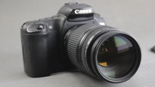 Об&#039;єктив Canon EF EF-S телеобъектив Canon 75-300mm/4-5.6 III USM Ф58mm на полный кадр 24x36mm Вживане Де купити