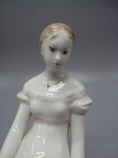 Фигура фарфор ДФЗ Вербилки девушка с книгой Татьяна Ларина роман Пушкина Евгений Онегин №14521 З аукціону