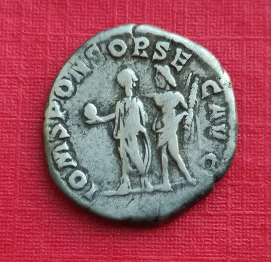 Купити 191 год н.э. Редкая монета Рима денарий император Коммод и Юпитер с молнией dn63