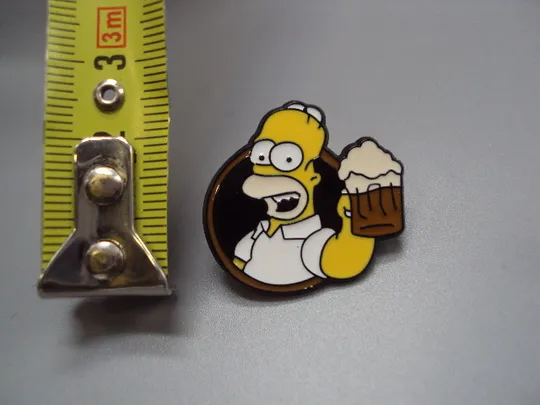 Купити Значок пін Сімпсони мультсеріал Гомер Сімпсон з пивом знак брошка №18492