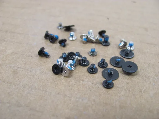 868-21 комплектуюче гвинти  для  Toshiba Dynabook SATELLITE L50-G   оригінал Ціна