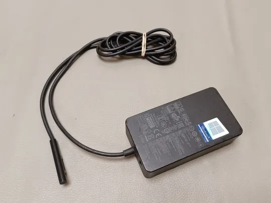 Купити 0615C  адаптер живлення MICROSOFT 1706 15V