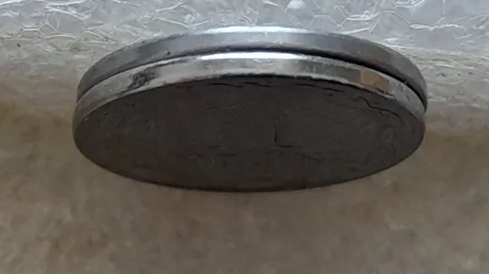 (7235) 1 копійка 2005 з покриттям та без нікелевого покриття - 2 монети одним лотом (1 копейка 2005) Недорого