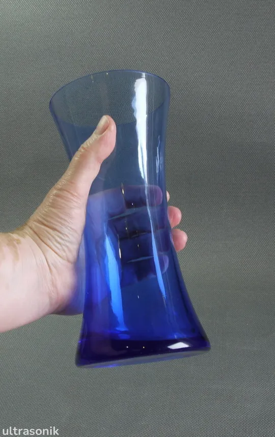 Ваза для квітів синя кобальтова радянське кольорове скло Вживане Інтернет-аукціон