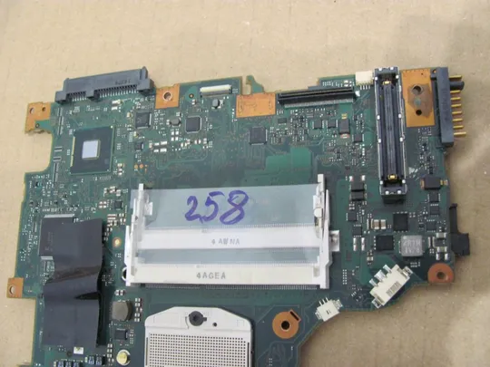 517-9 материнська плата SR17C CP668204-01 CP620570 для FUJITSU LIFEBOOK E754  оригінал Де купити