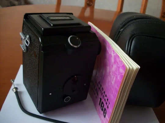 Купити Фотоаппарат  Любитель-166 Универсал, Как Новый - крышка, тросик, паспорт-инструкция розового цвета
