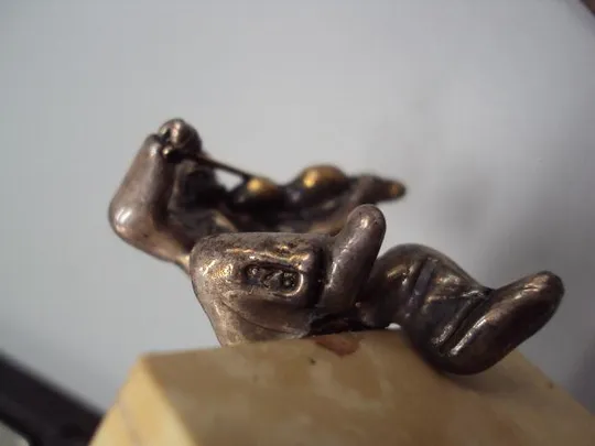 Фигура на подставке статуэтка еврей со скрипкой музыкант скрипач серебро 925 проба вес 108,17 №14363 Де купити