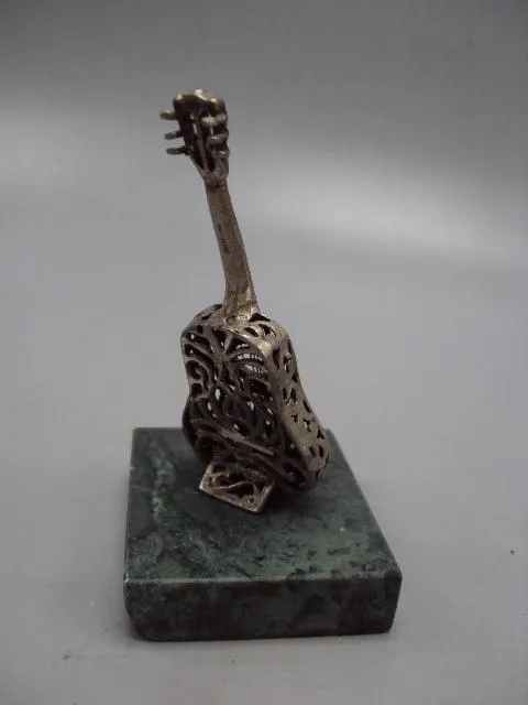 Фигура на подставке статуэтка музыкальный инструмент гитара ажурная серебро 800 проба вес 127 г №16 Продаж