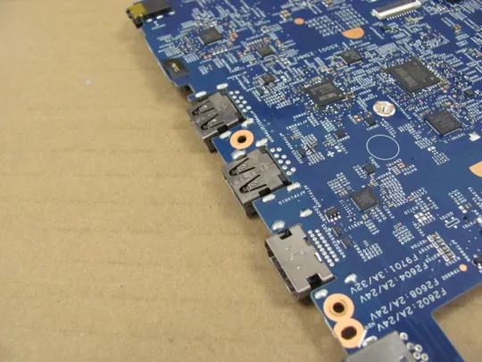 729-7 материнська плата SR3L9 i5-8350U 01YR250 448.0CW18.0011 для Lenovo ThinkPad T580 P52S оригінал Характеристики