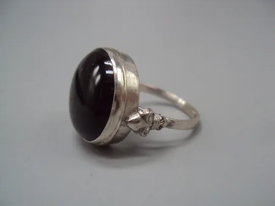 Кольцо круглая темно-коричневая вставка камень серебро Украина вес 15,81 г 21 размер №15745 Де купити
