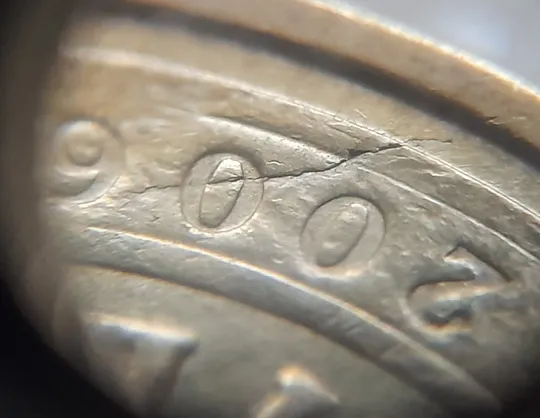 (5258) 1 гривня 2006 тріщина в металі монети на аверсі (1 гривна 2006 брак) Ціна