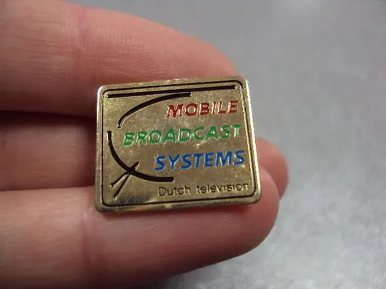знак фрачник mobile broadcast system dutch television лот 2 шт №2802 Продаж