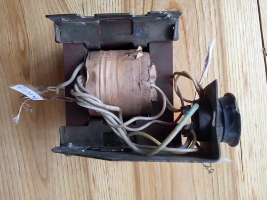 Трансформатор силовой с радиолы. Силовий трансформатор 250В, 6.3В для радіоли. Де купити