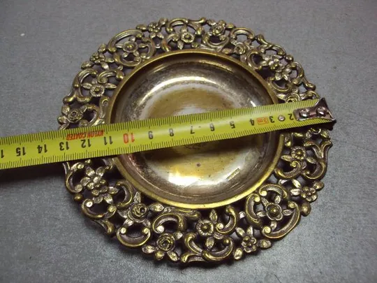 Пепельница блюдце розы цветы розочки Европа латунь посеребрение диаметр 13,2 см (№1499) З аукціону