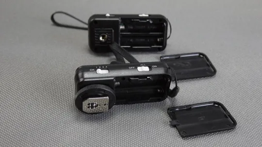 2шт. Calumet Pro Series комплект беспроводной вспышки для цифровых фотокамер Canon EOS З аукціону