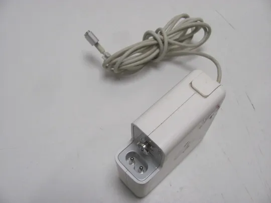 Купити 3842с адаптер живлення APPLE A1424 85W 20V