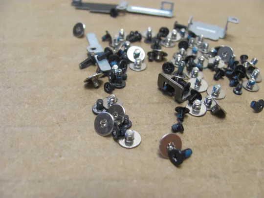 номер1002-7 комплектуюче кріплення гвинти  для Dell Precision 7750 7760  оригінал З аукціону