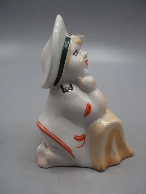 Фигура фарфор статуэтка Киев капитанская дочка с портфелем Буду как папа высота 12,3 см №13924 Продаж