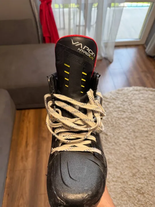 Ковзани Bauer Vapor HyperLite 9.5 Fit2 — в гарному стані Продаж