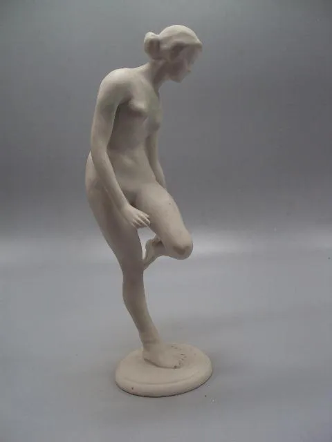 Фигура фарфор статуэтка Барановка девушка бисквит балерина гимнастка спортсменка высота 24,5 см №243 Де купити