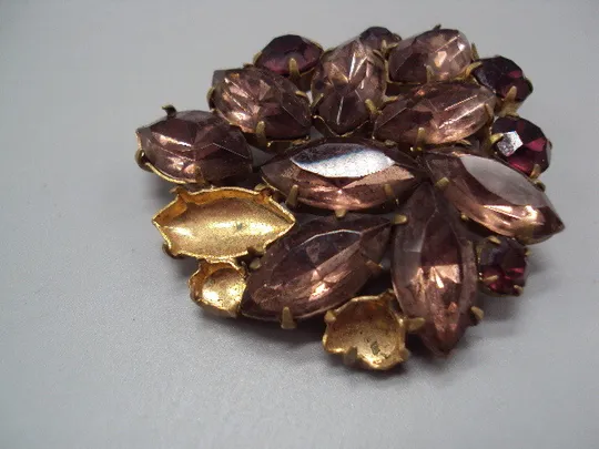 Бижутерия брошка фиолетово-коричневые вставки брошь размер 5 х 4 см (нет 3х камушков) №15864 Продаж