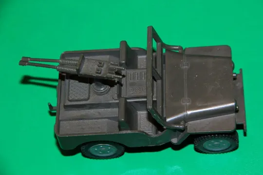 ДЖИП З КУЛЕМЕТОМ 1:32 - 1:35 солдаты типу Airfix 54мм ДРУГА СВІТОВА війна З аукціону