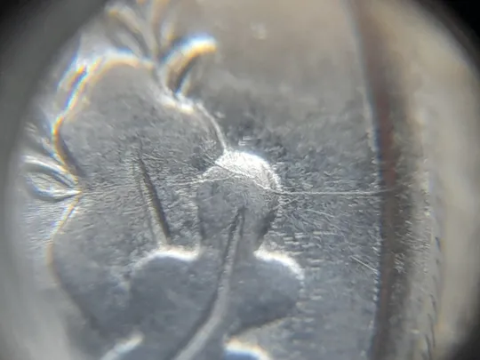 (2440) 5 копійок 1992 розкол на аверсі до правих листків (3 варіант) /5 копеек 1992 брак З аукціону