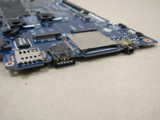 594-8  материнська плата AAZ60 LA-C461P SR2F0 i5-6300U  для Dell Latitude E7470  7470 оригінал Де купити