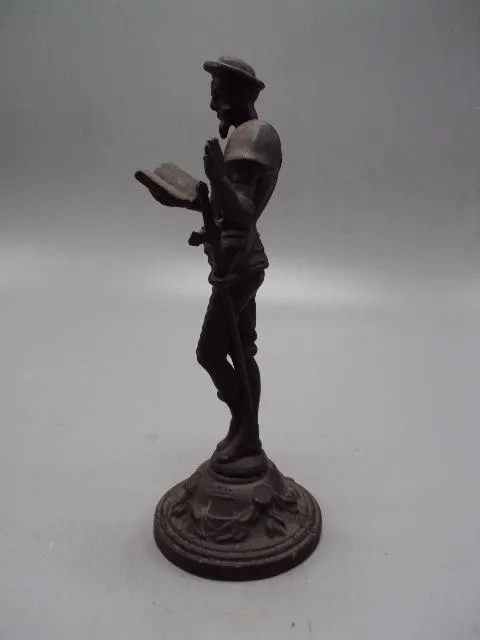 Фигура чугун Касли статуэтка Дон Кихот со шпагой и книгой высота 19 см (№ 757) №14001 З аукціону