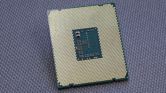 Купити серверный процессор 6 ядер\12 потоков  Intel Xeon E5-2620 v3 2.40-3.20GHz/15Mb/8GTs/85W LGA socket 2