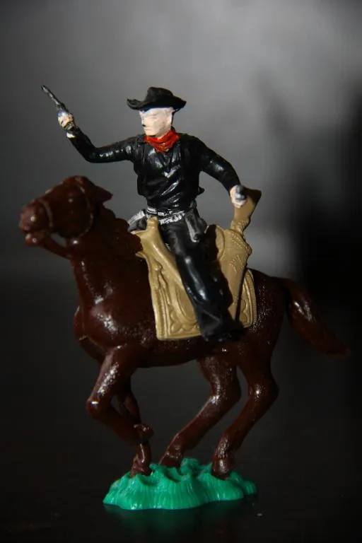 ковбой с двумя пистолетами на коне 50-54мм REISLER Дания Ціна