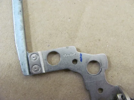 409-11 кріплення з петлею ліва  FBY14005010 для  HP Pavilion 15-P  15-K   оригінал в Україні