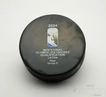 фото, Хоккей - Официальная игровая шайба квалификации ОИ 2026, группа Е 2024 Латвия /участник сб. Украины/